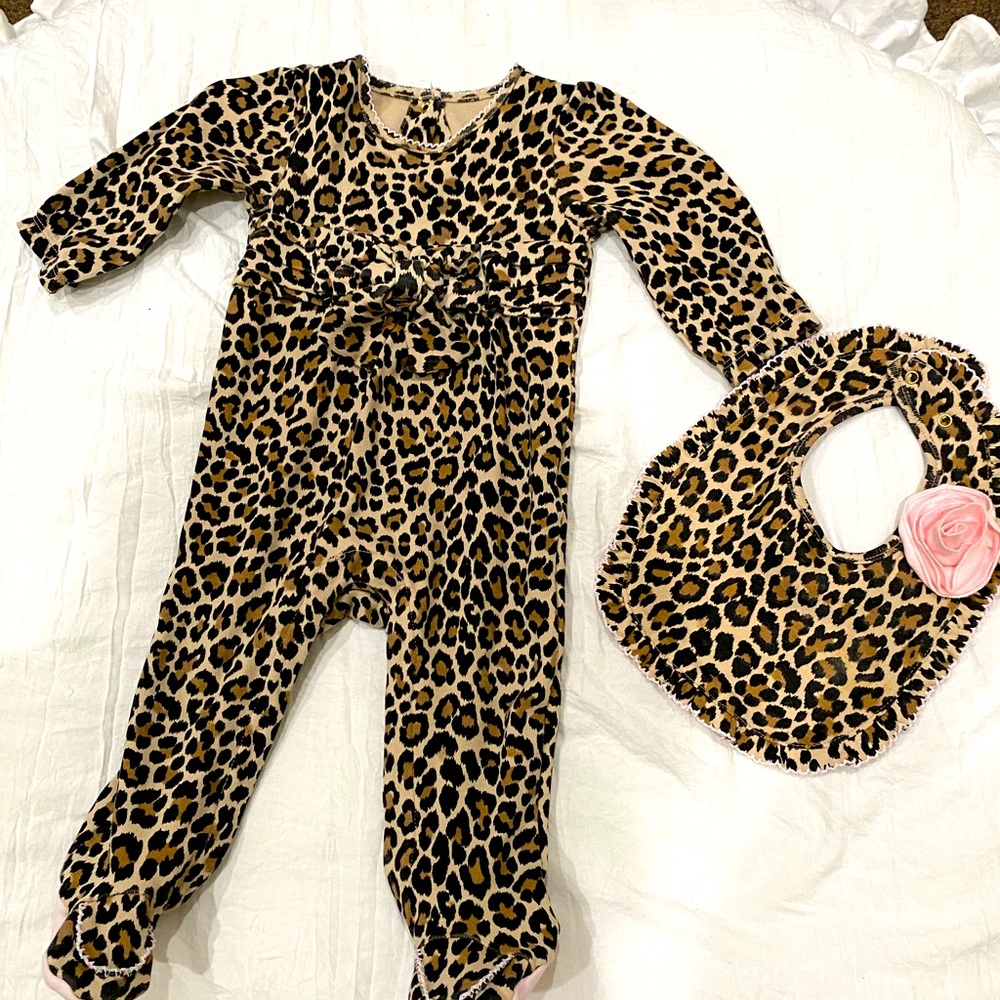 Kate spade baby pajama with bib 9M